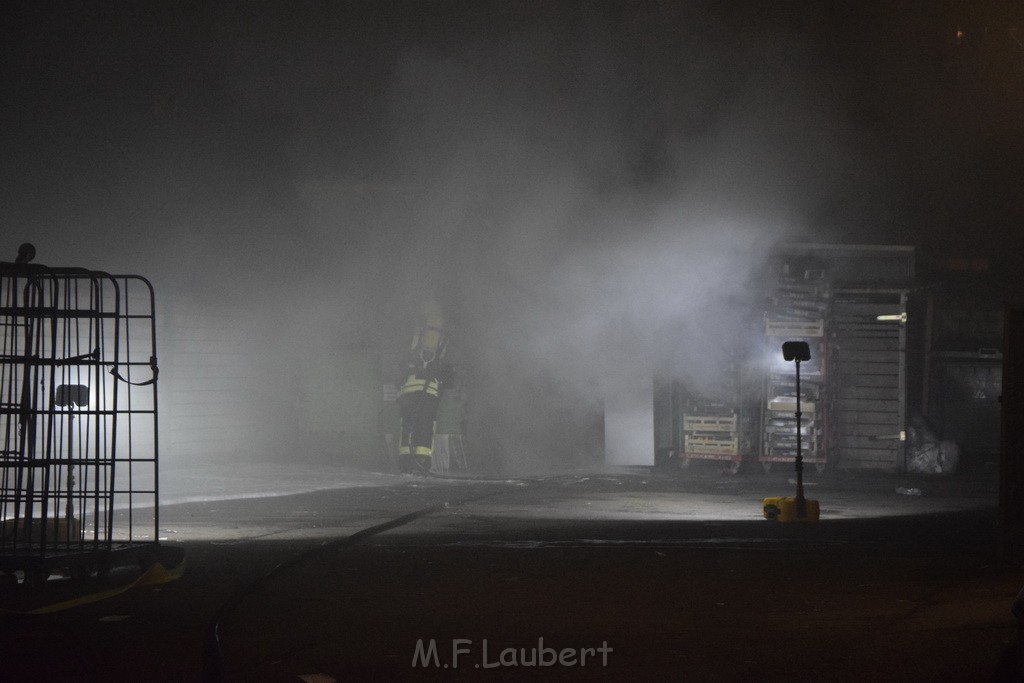 Feuer Papp Presscontainer Koeln Hoehenberg Bochumerstr P128.JPG - Miklos Laubert